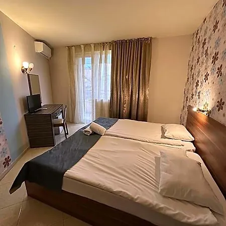 Brilliance Hotel 3*